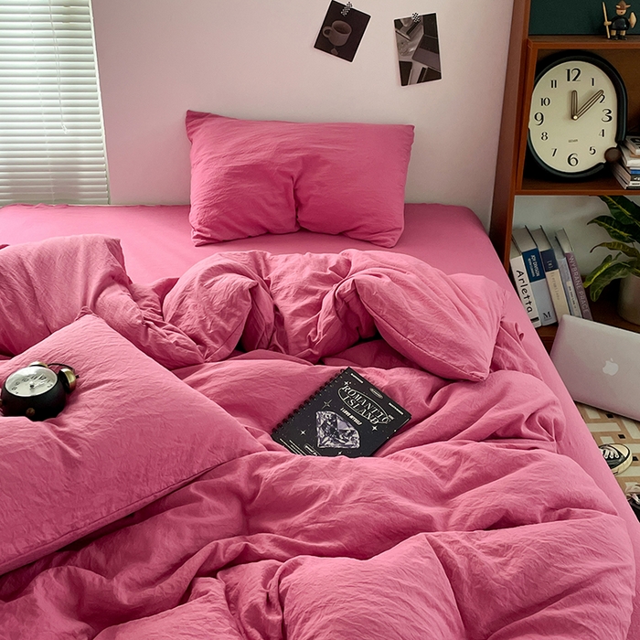 91家纺网 家纺一手货源 找家纺 优尚佳生活馆 2025新款ins风超柔褶皱亲肤磨毛水洗棉四件套纯色系列（风格二） 优尚玫红