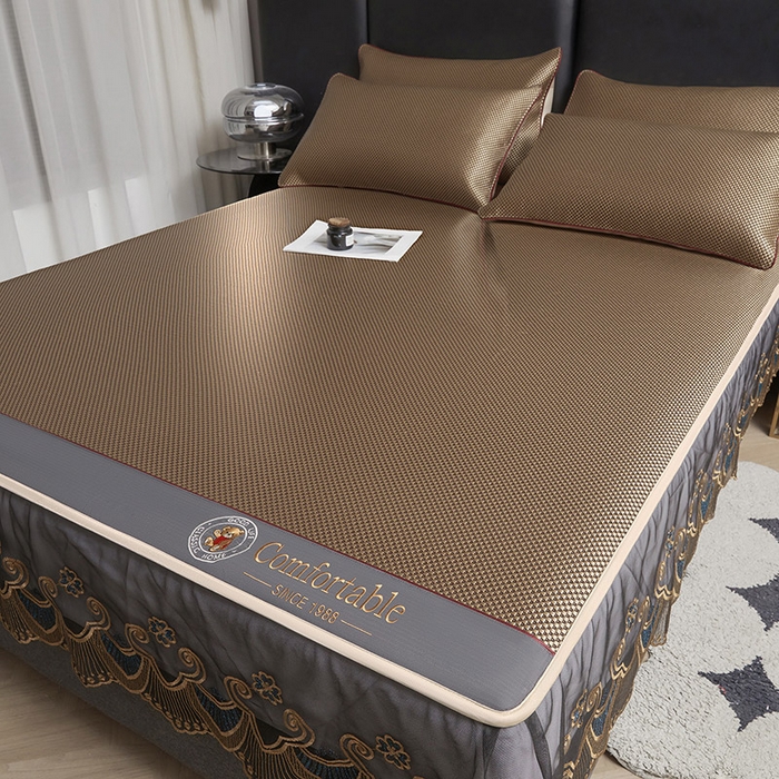 91家纺网 家纺一手货源 找家纺 情恒家纺 2025新款冰藤席床笠款三件套 皇朝 炽金