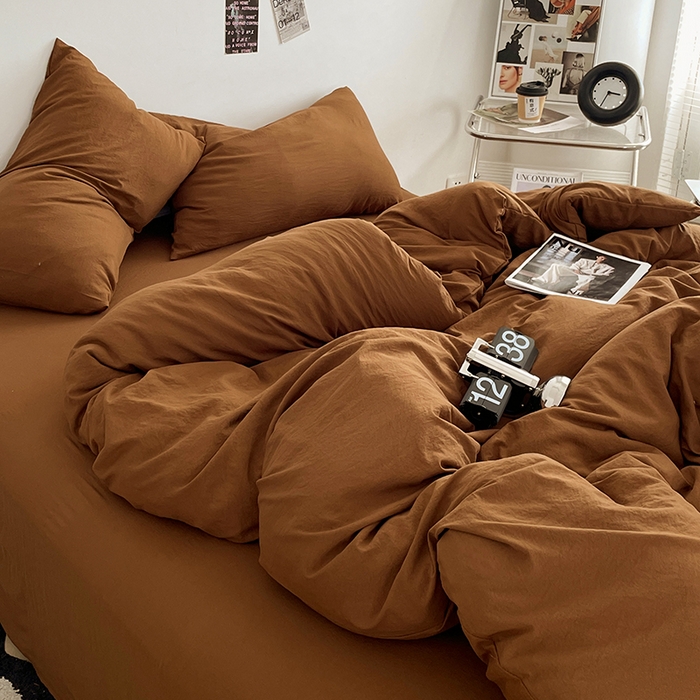 91家纺网 家纺一手货源 找家纺 优尚佳生活馆 2025新款ins风超柔褶皱亲肤磨毛水洗棉四件套纯色系列（风格一） 焦糖