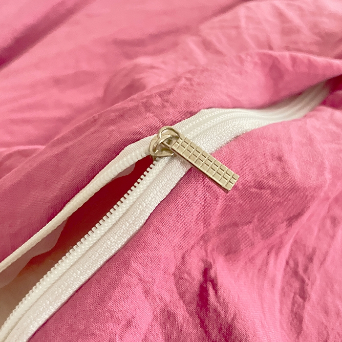 91家纺网 家纺一手货源 找家纺 优尚佳生活馆 2025新款ins风超柔褶皱亲肤磨毛水洗棉四件套纯色系列（风格一） 优尚玫红