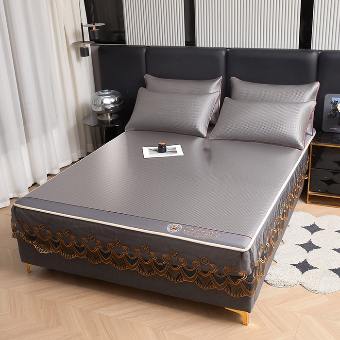 91家纺网 家纺一手货源 找家纺 情恒家纺 2025新款冰藤席床笠款三件套 皇朝 梦灰