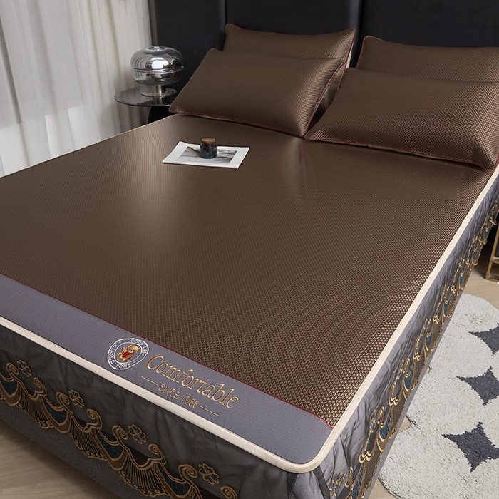 91家纺网 家纺一手货源 找家纺 情恒家纺 2025新款冰藤席床笠款三件套 皇朝 深棕