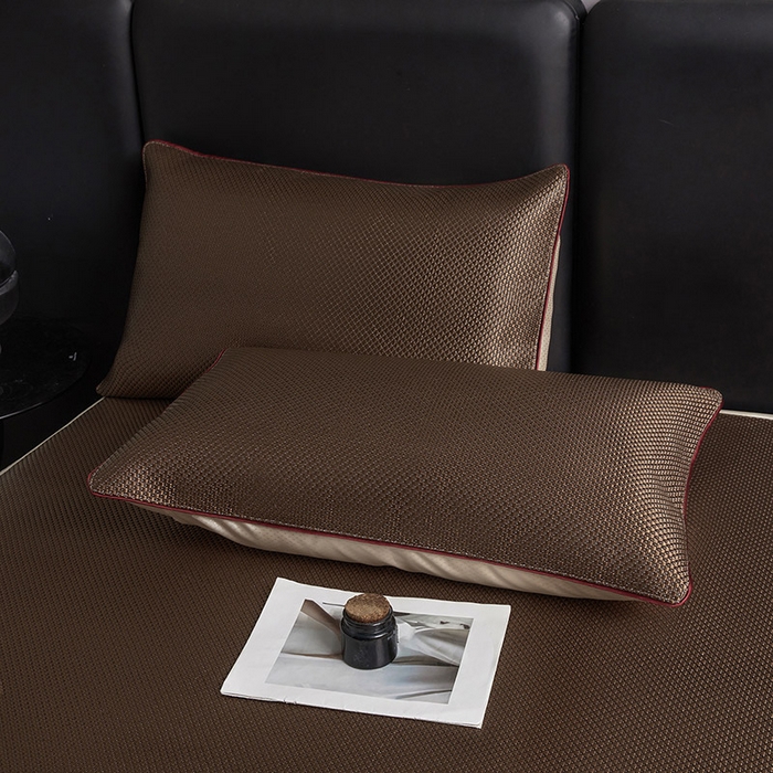 91家纺网 家纺一手货源 找家纺 情恒家纺 2025新款冰藤席床笠款三件套 皇朝 深棕