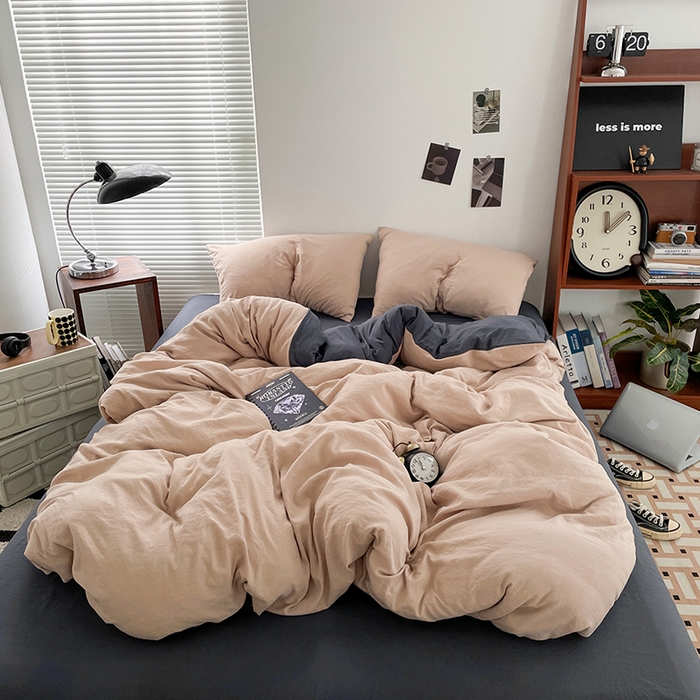 91家纺网 家纺一手货源 找家纺 优尚佳生活馆 2025新款ins风超柔褶皱亲肤磨毛水洗棉四件套双拼系列（风格二） 卡其深灰