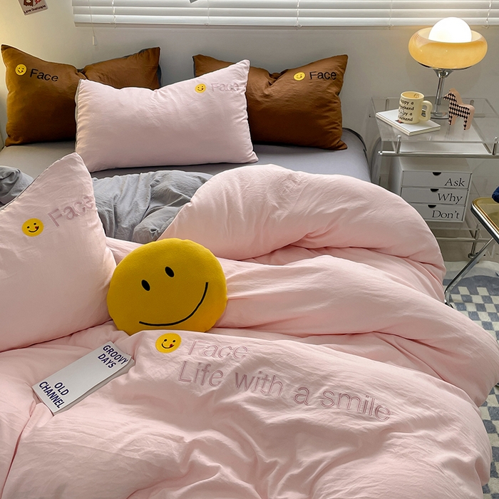 91家纺网 家纺一手货源 找家纺 优尚佳生活馆 2025新款水洗棉磨毛刺绣四件套 粉灰恋人