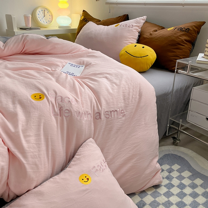 91家纺网 家纺一手货源 找家纺 优尚佳生活馆 2025新款水洗棉磨毛刺绣四件套 粉灰恋人