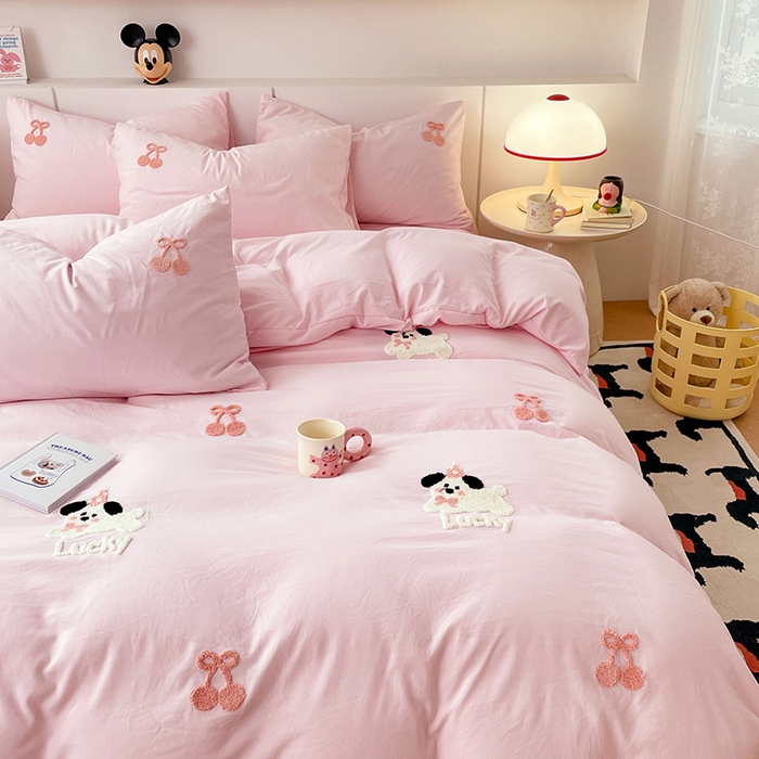 91家纺网 家纺一手货源 找家纺 优尚佳生活馆 2025新款水洗棉毛巾绣四件套（提供买家秀） 樱桃狗