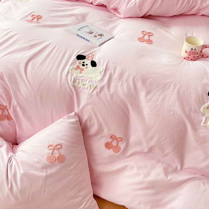 91家纺网 家纺一手货源 找家纺 优尚佳生活馆 2025新款水洗棉毛巾绣四件套（提供买家秀） 樱桃狗