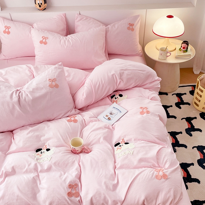 91家纺网 家纺一手货源 找家纺 优尚佳生活馆 2025新款水洗棉毛巾绣四件套（提供买家秀） 樱桃狗