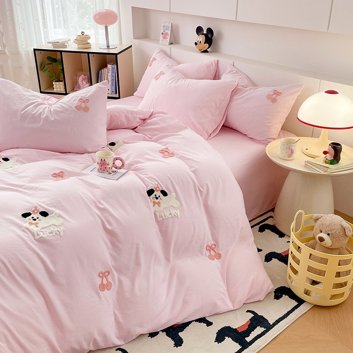 91家纺网 家纺一手货源 找家纺 优尚佳生活馆 2025新款水洗棉毛巾绣四件套（提供买家秀） 樱桃狗