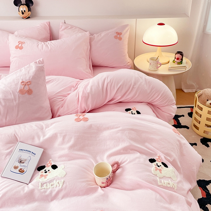 91家纺网 家纺一手货源 找家纺 优尚佳生活馆 2025新款水洗棉毛巾绣四件套（提供买家秀） 樱桃狗