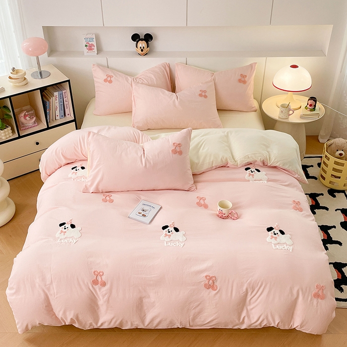 91家纺网 家纺一手货源 找家纺 优尚佳生活馆 2025新款水洗棉毛巾绣四件套（提供买家秀） 樱桃奶狗