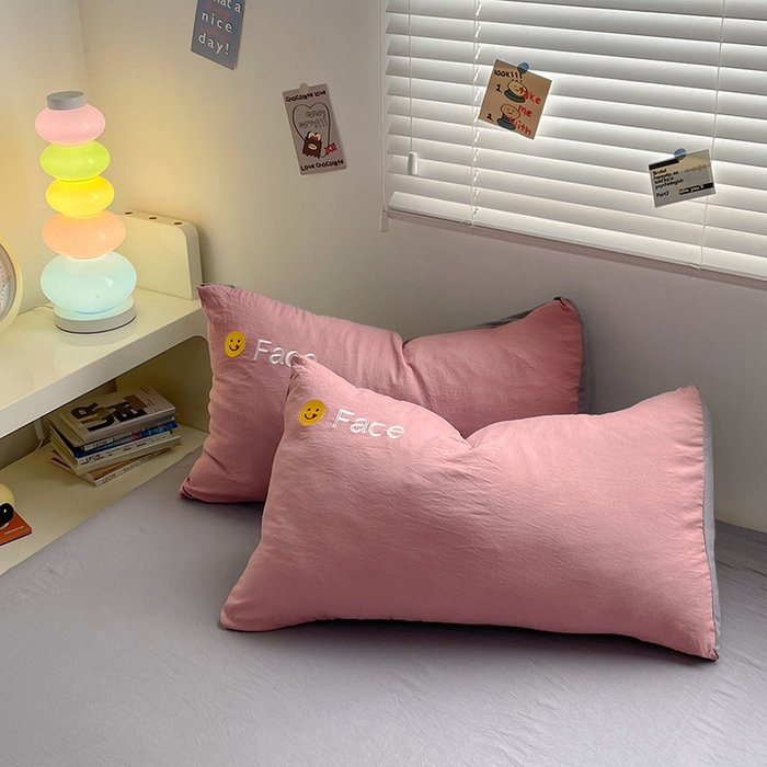 91家纺网 家纺一手货源 找家纺 优尚佳生活馆 2025新款水洗棉磨毛刺绣四件套 灰红相拥