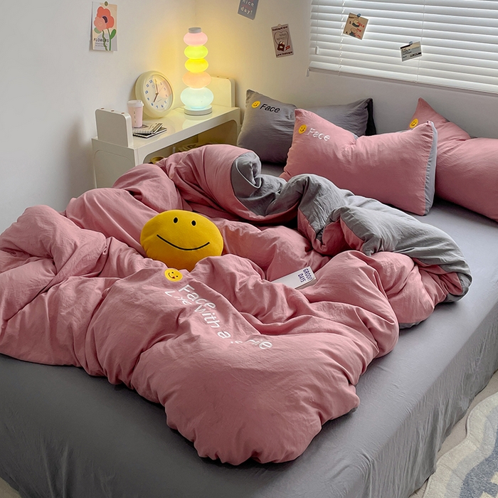 91家纺网 家纺一手货源 找家纺 优尚佳生活馆 2025新款水洗棉磨毛刺绣四件套 灰红相拥