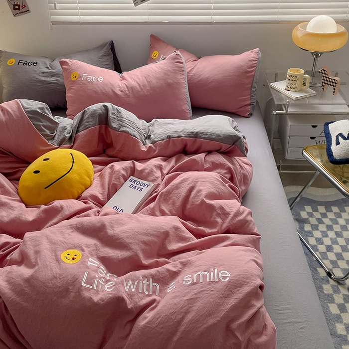 91家纺网 家纺一手货源 找家纺 优尚佳生活馆 2025新款水洗棉磨毛刺绣四件套 灰红相拥