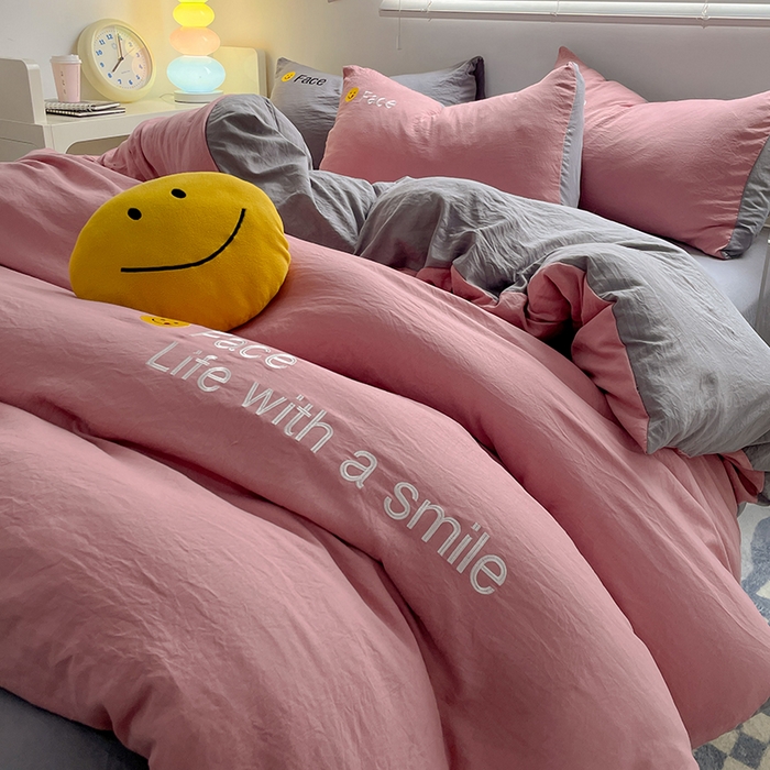 91家纺网 家纺一手货源 找家纺 优尚佳生活馆 2025新款水洗棉磨毛刺绣四件套 灰红相拥