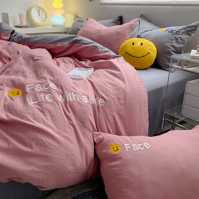 91家纺网 家纺一手货源 找家纺 优尚佳生活馆 2025新款水洗棉磨毛刺绣四件套 灰红相拥