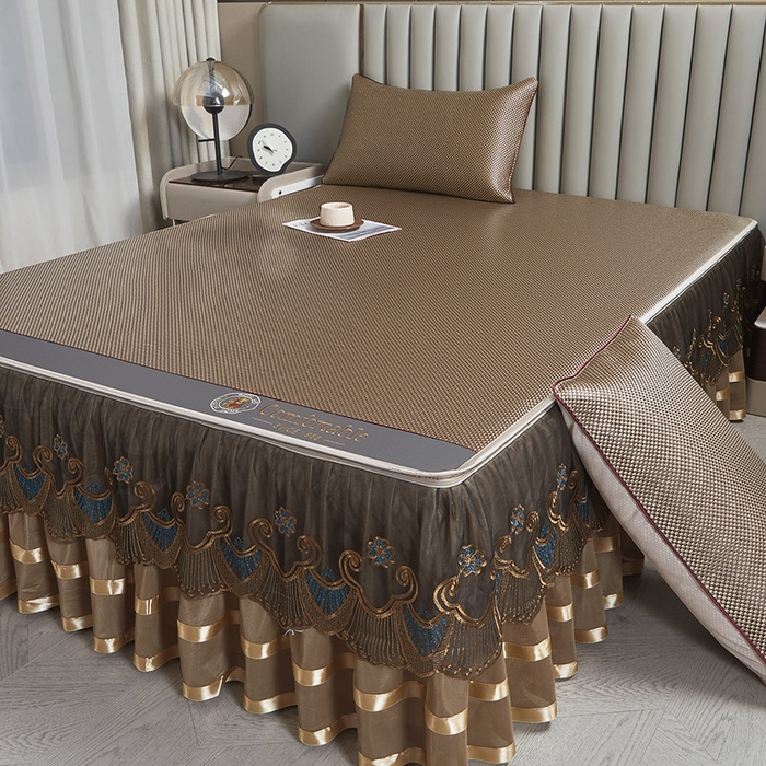 91家纺网 家纺一手货源 找家纺 情恒家纺 2025新款冰藤可拆卸床裙席三件套 皇朝 炽金