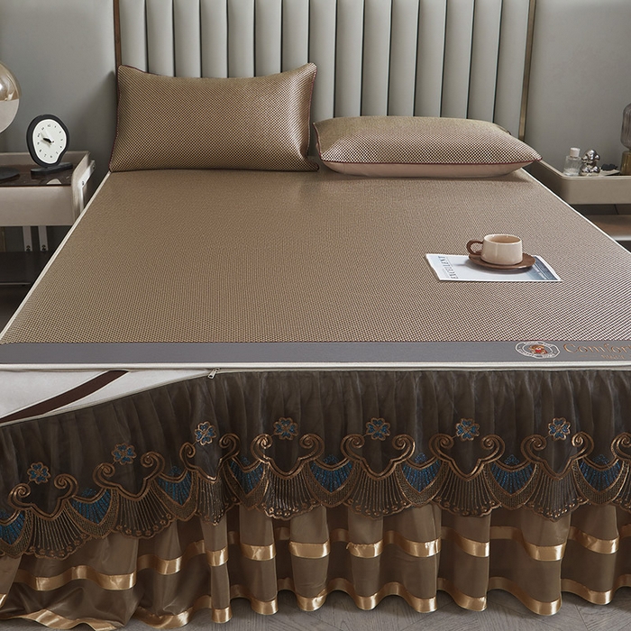 91家纺网 家纺一手货源 找家纺 情恒家纺 2025新款冰藤可拆卸床裙席三件套 皇朝 炽金