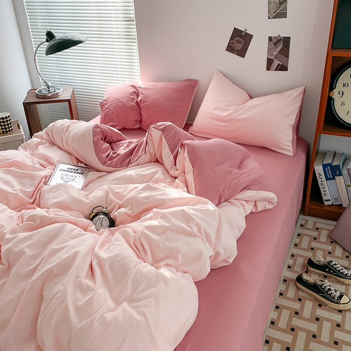 91家纺网 家纺一手货源 找家纺 优尚佳生活馆 2025新款ins风超柔褶皱亲肤磨毛水洗棉四件套双拼系列（风格二） 芭比粉红