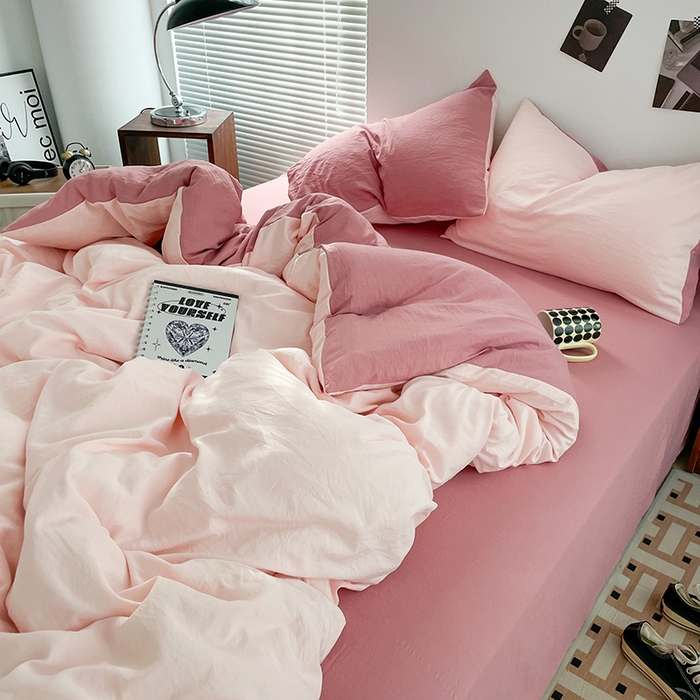 91家纺网 家纺一手货源 找家纺 优尚佳生活馆 2025新款ins风超柔褶皱亲肤磨毛水洗棉四件套双拼系列（风格二） 芭比粉红