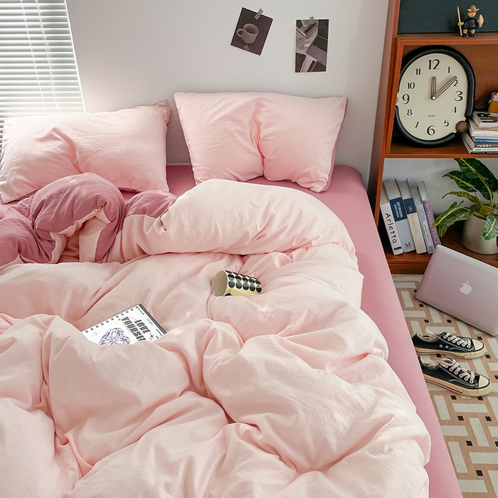 91家纺网 家纺一手货源 找家纺 优尚佳生活馆 2025新款ins风超柔褶皱亲肤磨毛水洗棉四件套双拼系列（风格二） 芭比粉红