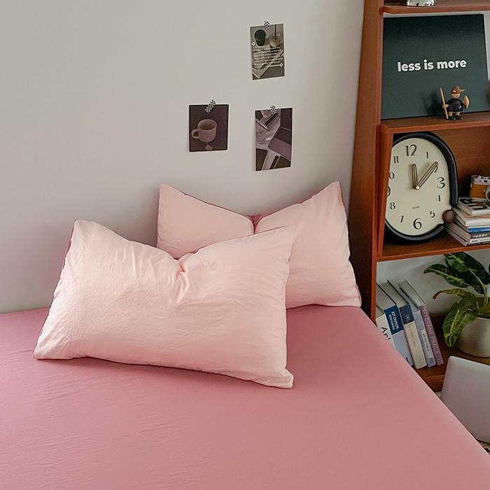 91家纺网 家纺一手货源 找家纺 优尚佳生活馆 2025新款ins风超柔褶皱亲肤磨毛水洗棉四件套双拼系列（风格二） 芭比粉红