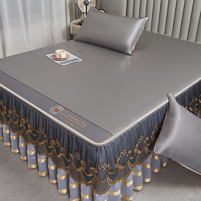 91家纺网 家纺一手货源 找家纺 情恒家纺 2025新款冰藤可拆卸床裙席三件套 皇朝 梦灰