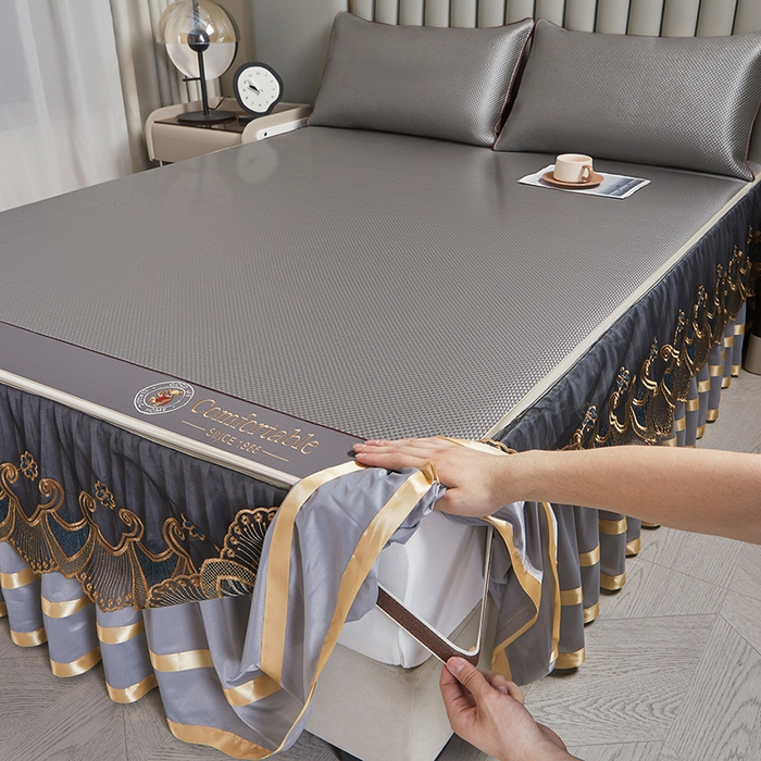 91家纺网 家纺一手货源 找家纺 情恒家纺 2025新款冰藤可拆卸床裙席三件套 皇朝 梦灰