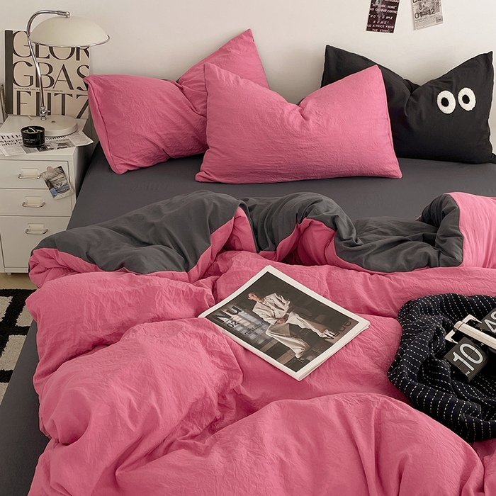 91家纺网 家纺一手货源 找家纺 优尚佳生活馆 2025新款ins风超柔褶皱亲肤磨毛水洗棉四件套双拼系列（风格一） 玫红深灰