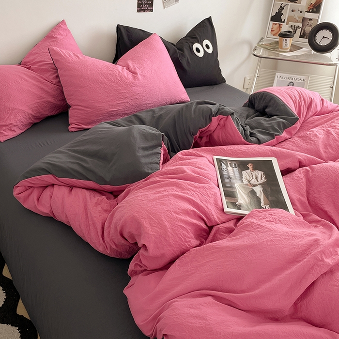 91家纺网 家纺一手货源 找家纺 优尚佳生活馆 2025新款ins风超柔褶皱亲肤磨毛水洗棉四件套双拼系列（风格一） 玫红深灰