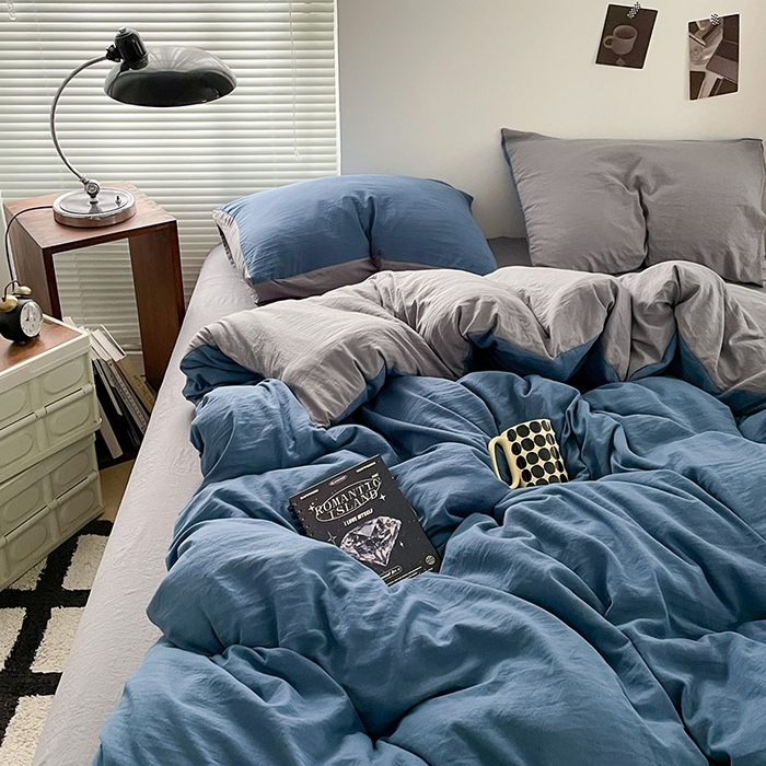 91家纺网 家纺一手货源 找家纺 优尚佳生活馆 2025新款ins风超柔褶皱亲肤磨毛水洗棉四件套双拼系列（风格二） 宝兰浅灰