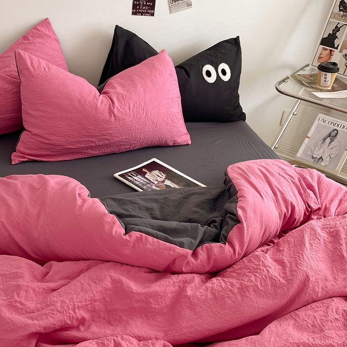 91家纺网 家纺一手货源 找家纺 优尚佳生活馆 2025新款ins风超柔褶皱亲肤磨毛水洗棉四件套双拼系列（风格一） 玫红深灰