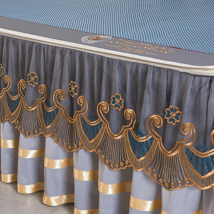 91家纺网 家纺一手货源 找家纺 情恒家纺 2025新款冰藤可拆卸床裙席三件套 皇朝 雾蓝