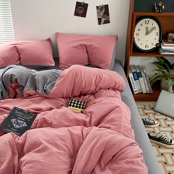 91家纺网 家纺一手货源 找家纺 优尚佳生活馆 2025新款ins风超柔褶皱亲肤磨毛水洗棉四件套双拼系列（风格二） 豆沙浅灰