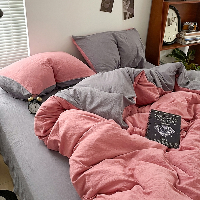 91家纺网 家纺一手货源 找家纺 优尚佳生活馆 2025新款ins风超柔褶皱亲肤磨毛水洗棉四件套双拼系列（风格二） 豆沙浅灰