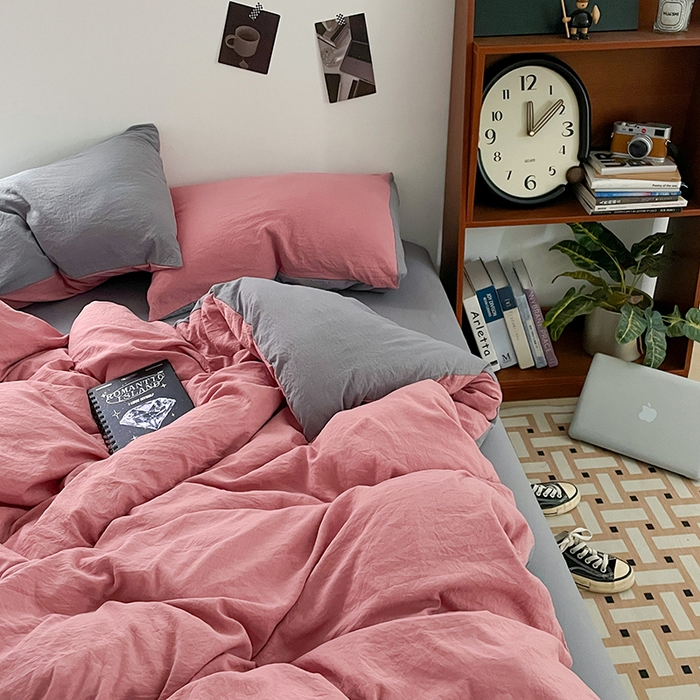 91家纺网 家纺一手货源 找家纺 优尚佳生活馆 2025新款ins风超柔褶皱亲肤磨毛水洗棉四件套双拼系列（风格二） 豆沙浅灰