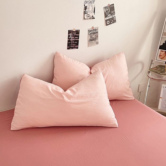 91家纺网 家纺一手货源 找家纺 优尚佳生活馆 2025新款ins风超柔褶皱亲肤磨毛水洗棉四件套双拼系列（风格一） 芭比粉红