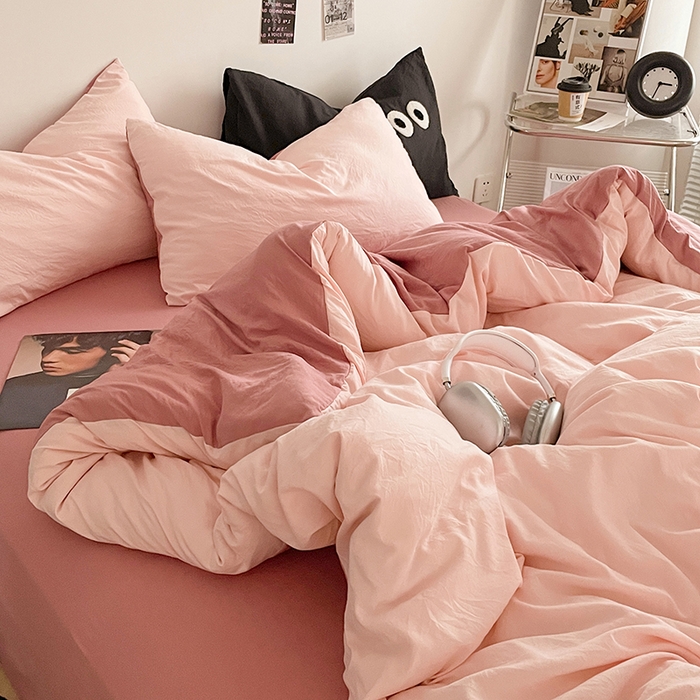 91家纺网 家纺一手货源 找家纺 优尚佳生活馆 2025新款ins风超柔褶皱亲肤磨毛水洗棉四件套双拼系列（风格一） 芭比粉红