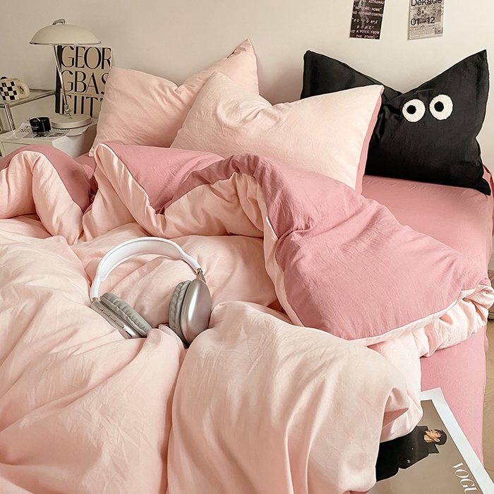 91家纺网 家纺一手货源 找家纺 优尚佳生活馆 2025新款ins风超柔褶皱亲肤磨毛水洗棉四件套双拼系列（风格一） 芭比粉红