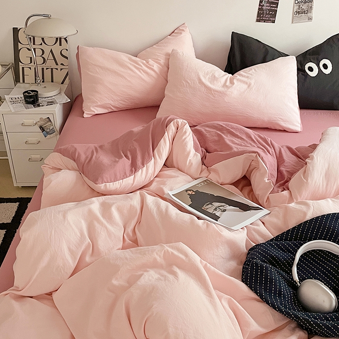 91家纺网 家纺一手货源 找家纺 优尚佳生活馆 2025新款ins风超柔褶皱亲肤磨毛水洗棉四件套双拼系列（风格一） 芭比粉红
