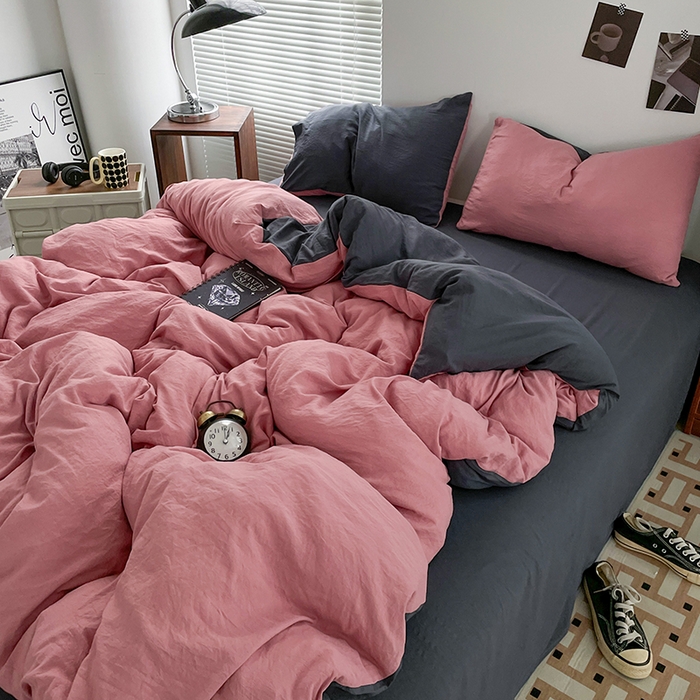 91家纺网 家纺一手货源 找家纺 优尚佳生活馆 2025新款ins风超柔褶皱亲肤磨毛水洗棉四件套双拼系列（风格二） 豆沙深灰