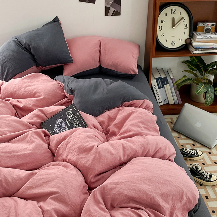 91家纺网 家纺一手货源 找家纺 优尚佳生活馆 2025新款ins风超柔褶皱亲肤磨毛水洗棉四件套双拼系列（风格二） 豆沙深灰