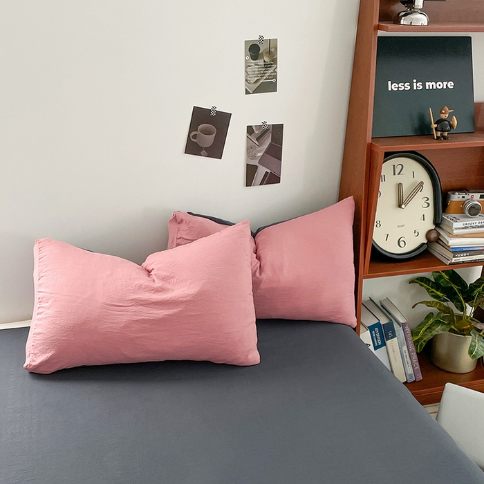 91家纺网 家纺一手货源 找家纺 优尚佳生活馆 2025新款ins风超柔褶皱亲肤磨毛水洗棉四件套双拼系列（风格二） 豆沙深灰