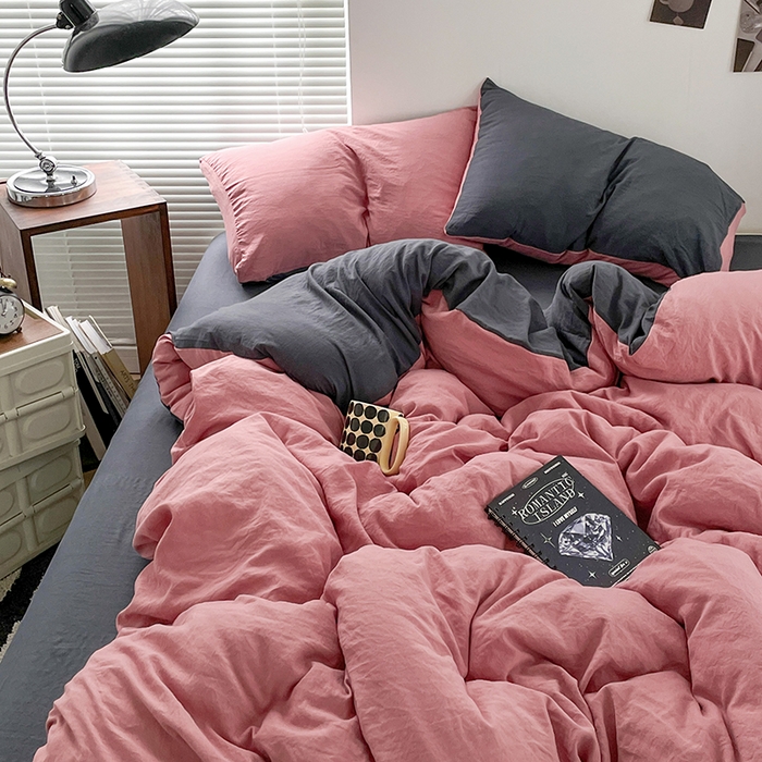 91家纺网 家纺一手货源 找家纺 优尚佳生活馆 2025新款ins风超柔褶皱亲肤磨毛水洗棉四件套双拼系列（风格二） 豆沙深灰