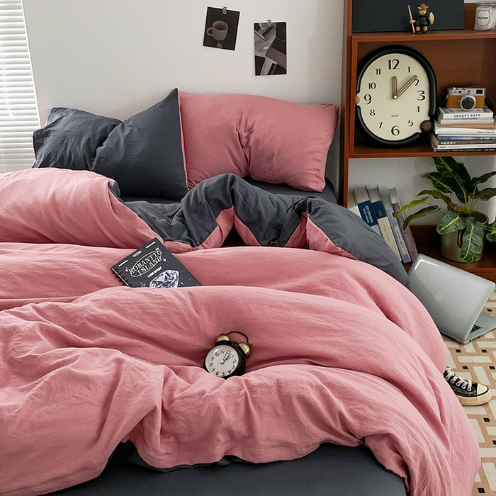 91家纺网 家纺一手货源 找家纺 优尚佳生活馆 2025新款ins风超柔褶皱亲肤磨毛水洗棉四件套双拼系列（风格二） 豆沙深灰