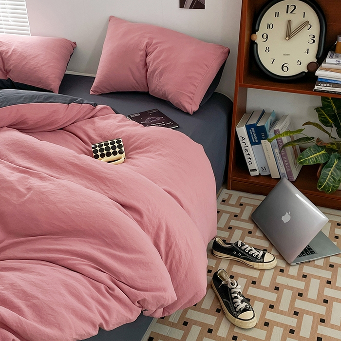 91家纺网 家纺一手货源 找家纺 优尚佳生活馆 2025新款ins风超柔褶皱亲肤磨毛水洗棉四件套双拼系列（风格二） 豆沙深灰