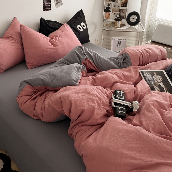 91家纺网 家纺一手货源 找家纺 优尚佳生活馆 2025新款ins风超柔褶皱亲肤磨毛水洗棉四件套双拼系列（风格一） 豆沙浅灰