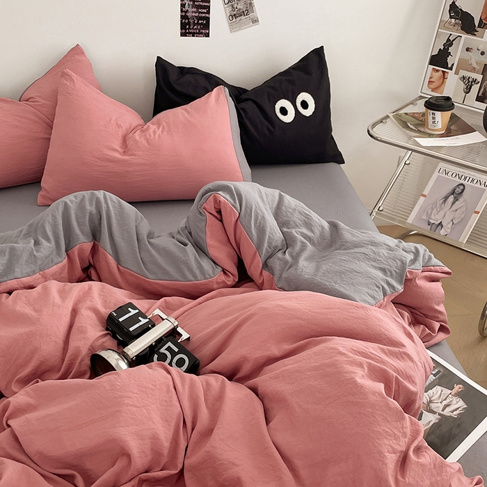 91家纺网 家纺一手货源 找家纺 优尚佳生活馆 2025新款ins风超柔褶皱亲肤磨毛水洗棉四件套双拼系列（风格一） 豆沙浅灰