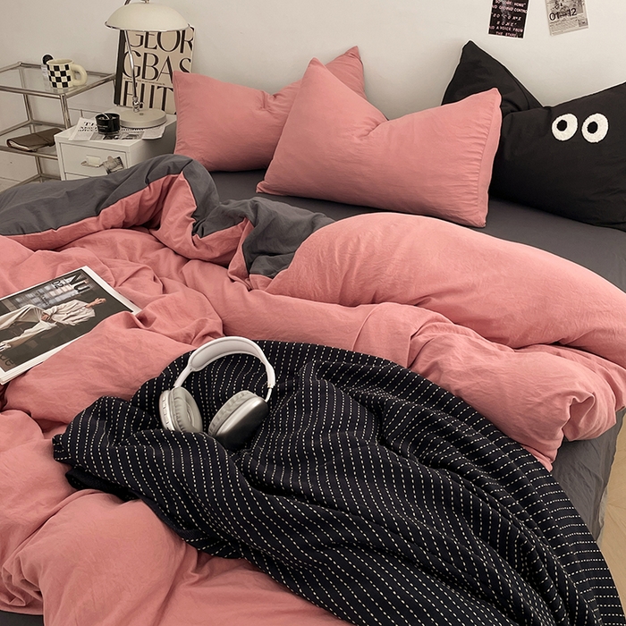 91家纺网 家纺一手货源 找家纺 优尚佳生活馆 2025新款ins风超柔褶皱亲肤磨毛水洗棉四件套双拼系列（风格一） 豆沙深灰